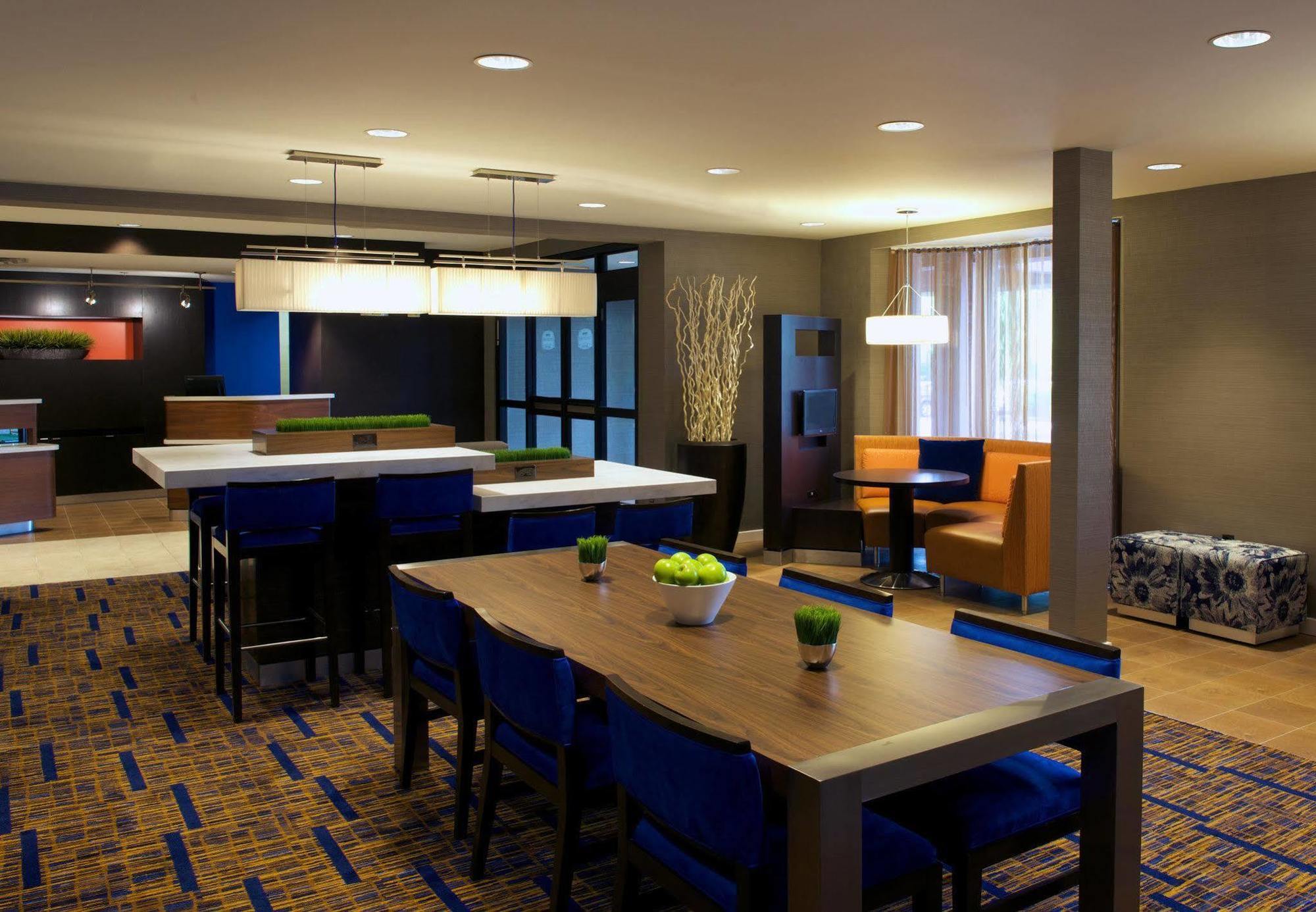 Country Inn & Suites By Radisson, Columbus-Edinburgh Zewnętrze zdjęcie